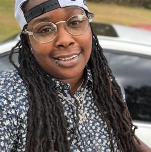 Meet your Posher, Latoya